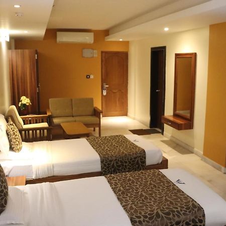 Hotel Madhuvan Serai Манипала Екстериор снимка