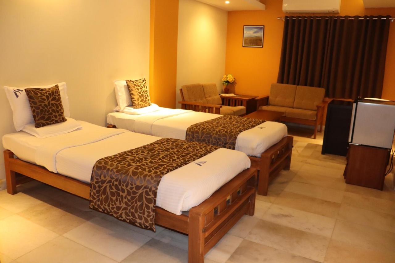 Hotel Madhuvan Serai Манипала Екстериор снимка