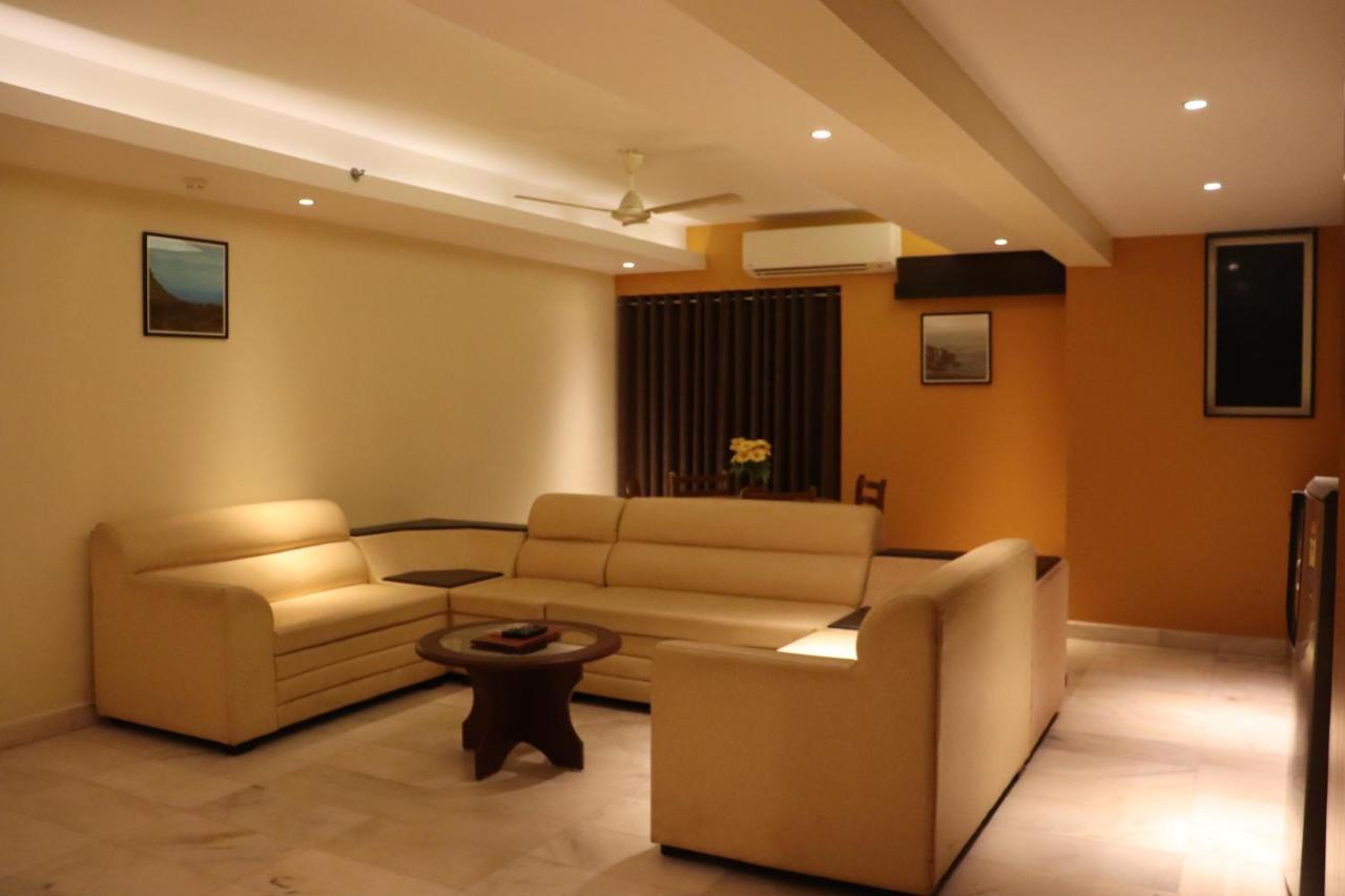 Hotel Madhuvan Serai Манипала Екстериор снимка
