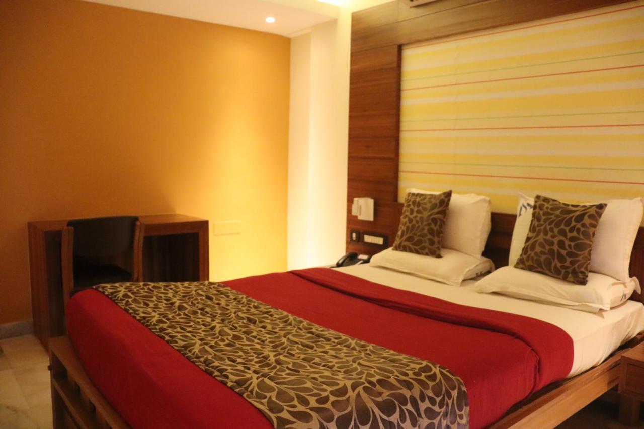 Hotel Madhuvan Serai Манипала Екстериор снимка
