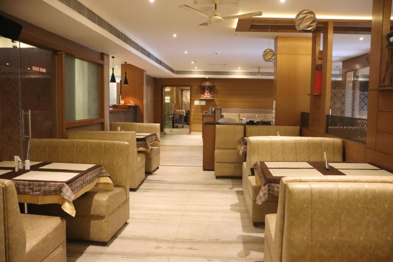 Hotel Madhuvan Serai Манипала Екстериор снимка