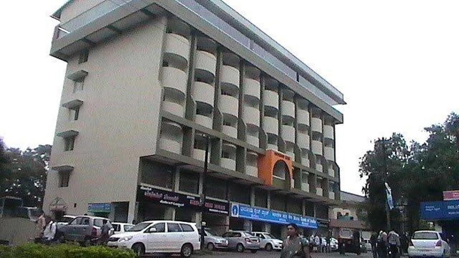 Hotel Madhuvan Serai Манипала Екстериор снимка
