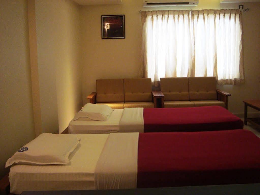Hotel Madhuvan Serai Манипала Екстериор снимка