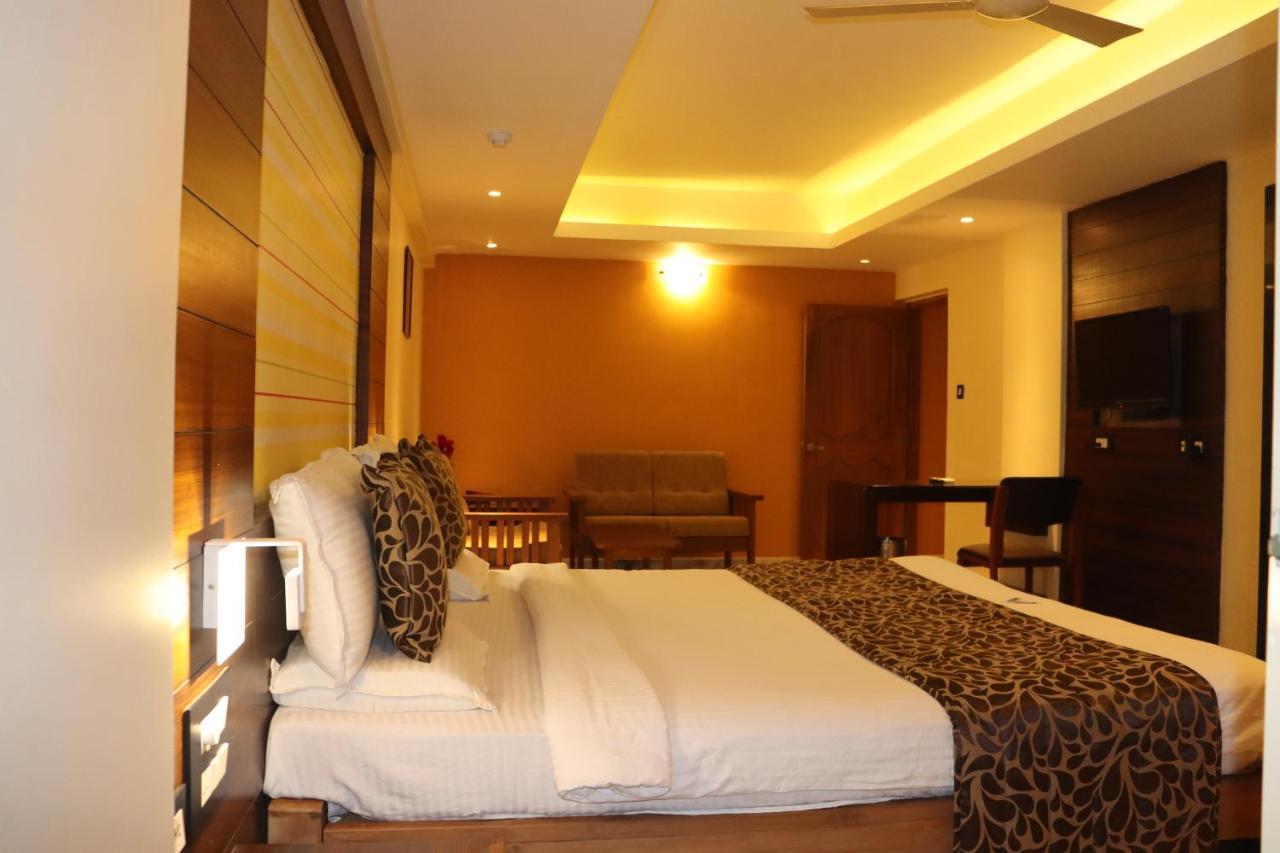Hotel Madhuvan Serai Манипала Екстериор снимка